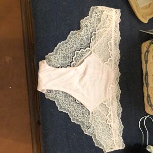 Elegant Lace Trim Women's Intimate in Cream